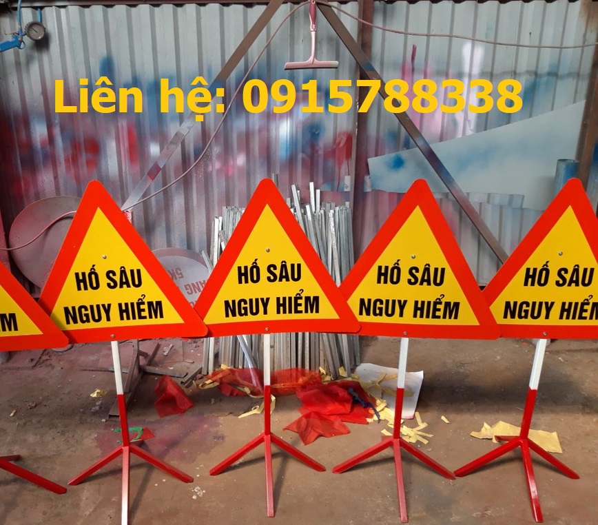 Biển báo công trường đi chậm