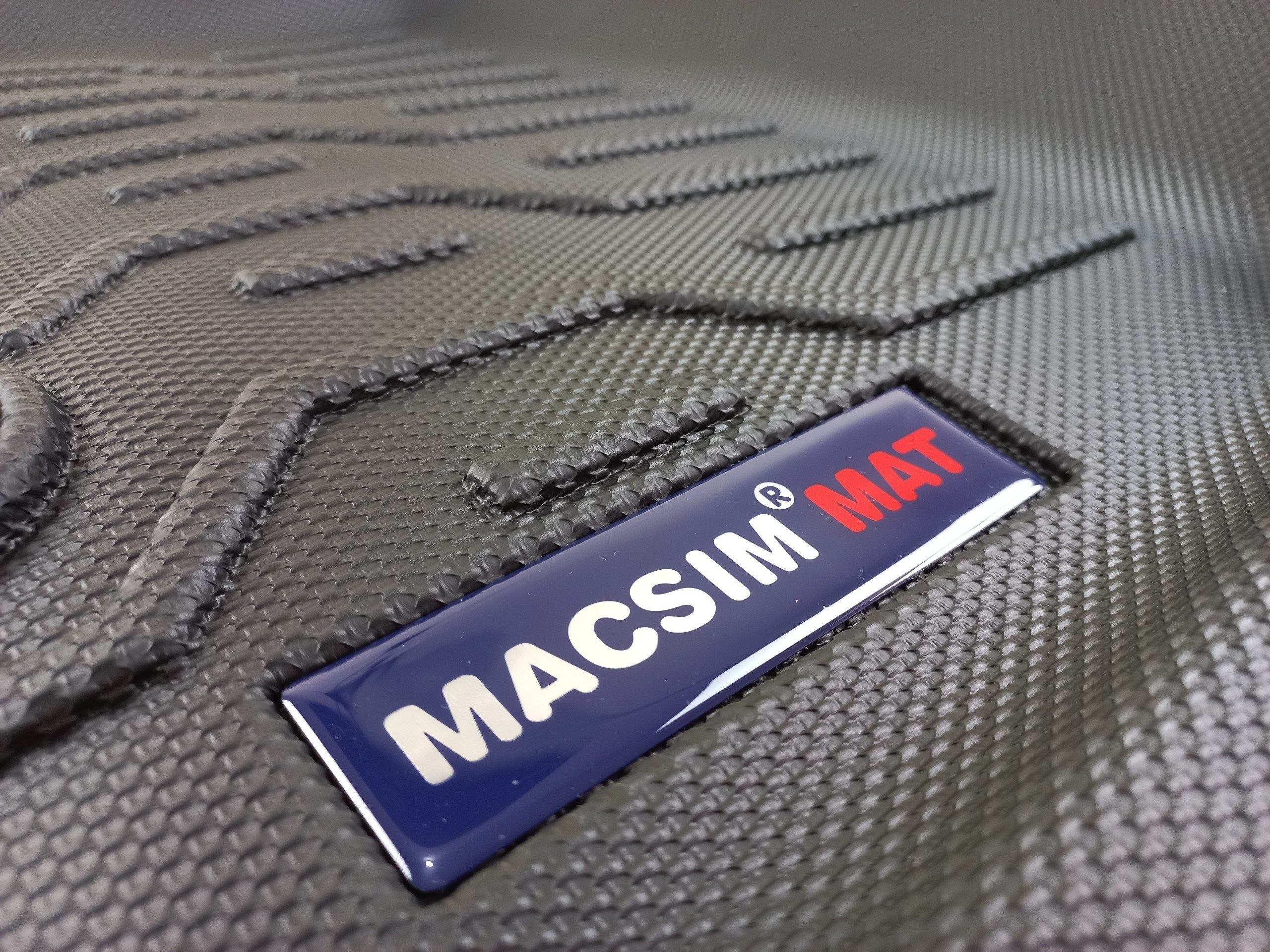 Thảm lót sàn xe ô tô TOYOTA LAND CRUISER 2022 - Nhãn hiệu Macsim chất liệu nhựa TPV màu đen,màu kem