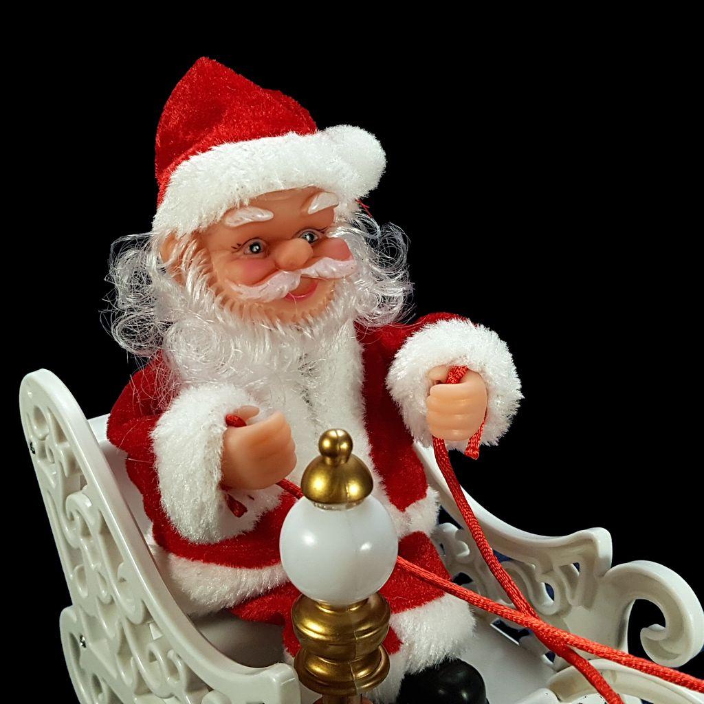 Ông Già Noel Và Cỗ Xe Tuần Lộc