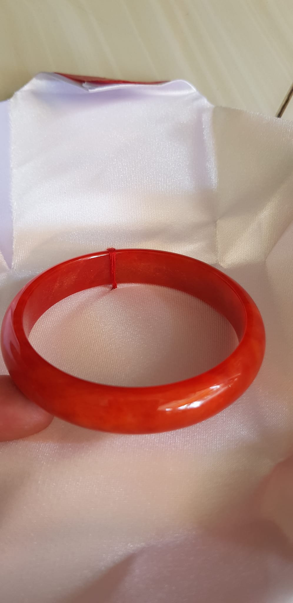 ️Vòng tay Nữ đá Cẩm Thạch mới Bản Hẹ Đỏ 59mm x cao 12,5mm x dầy 6,5mm Vòng màu đỏ tươi sáng bóng đều đẹp lắm Nữ mệnh hỏa mệnh thổ nặng 56kg - 66kg đeo đẹp ạ