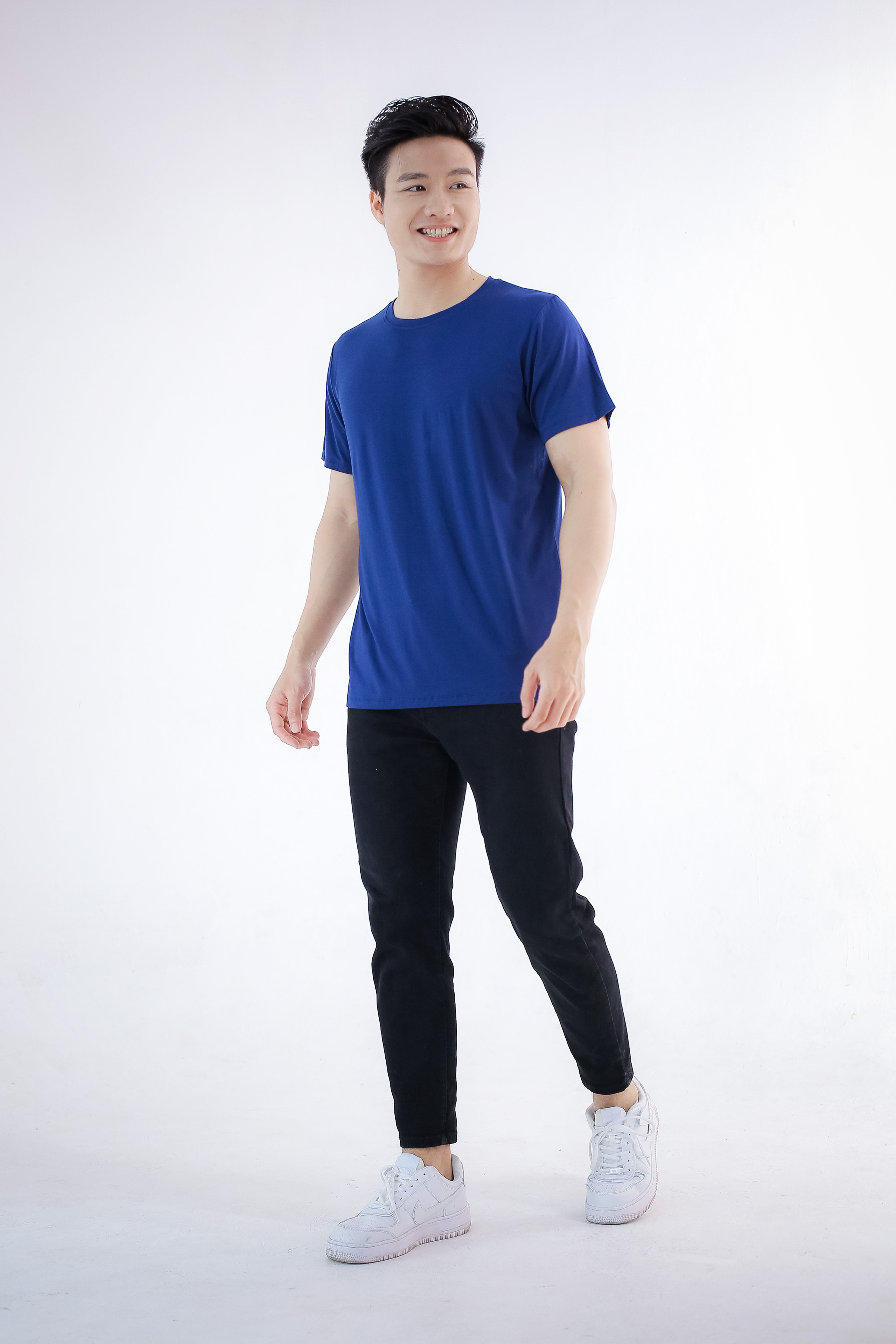 Áo T-shirt nam cổ tròn vải bamboo cao cấp Chou's - màu xanh navy
