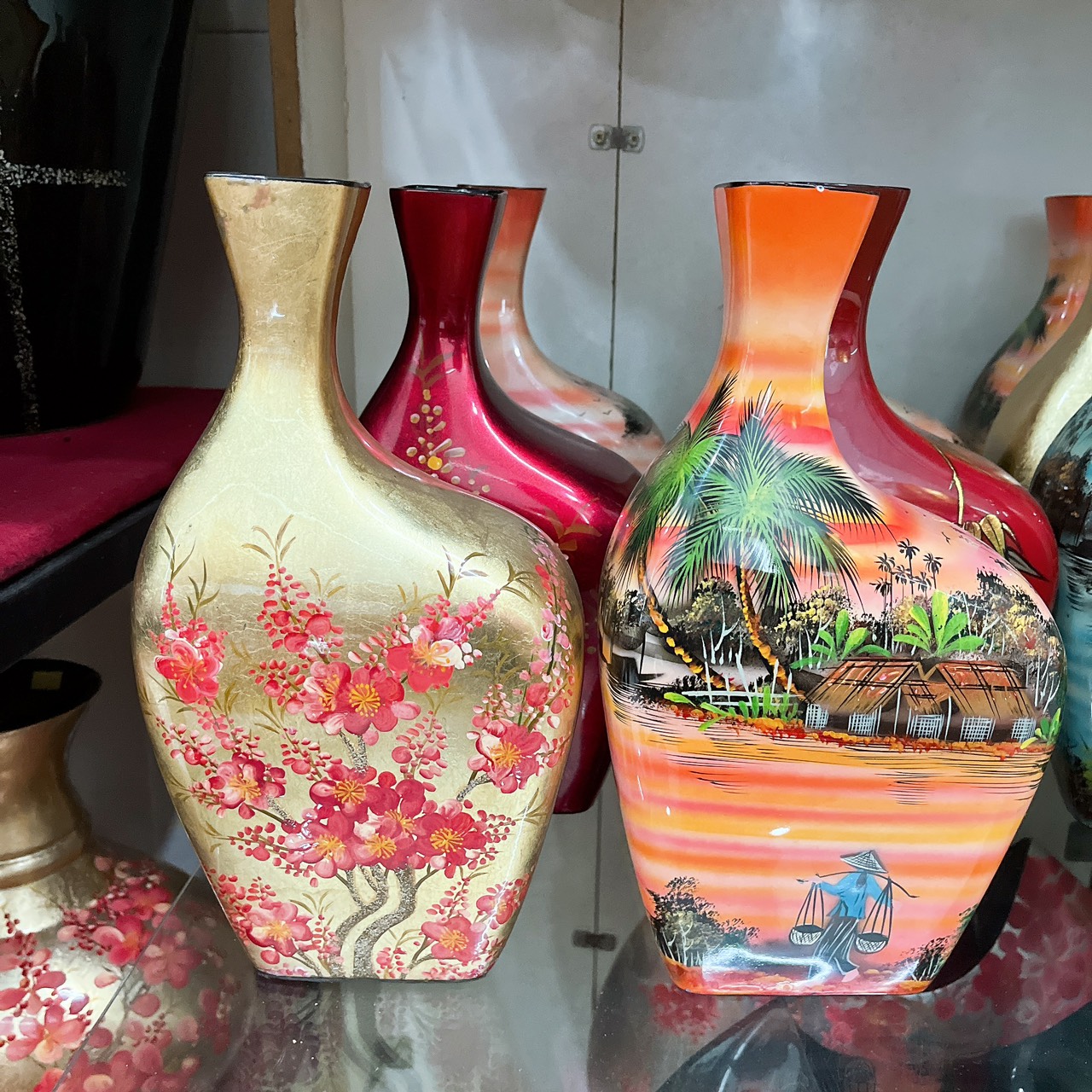 Bình sơn mài cong hút tài lộc cao cấp Thanh Bình Lê