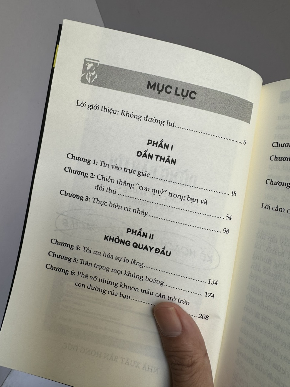 ĐỪNG BÀN LÙI - MỘT CUỘC ĐỜI KHÔNG CÓ CHỖ CHO KẾ HOẠCH B_ Matt Higgins_ Lê Nguyễn Thuý Vi dịch _Bizbooks _NXB Hồng Đức