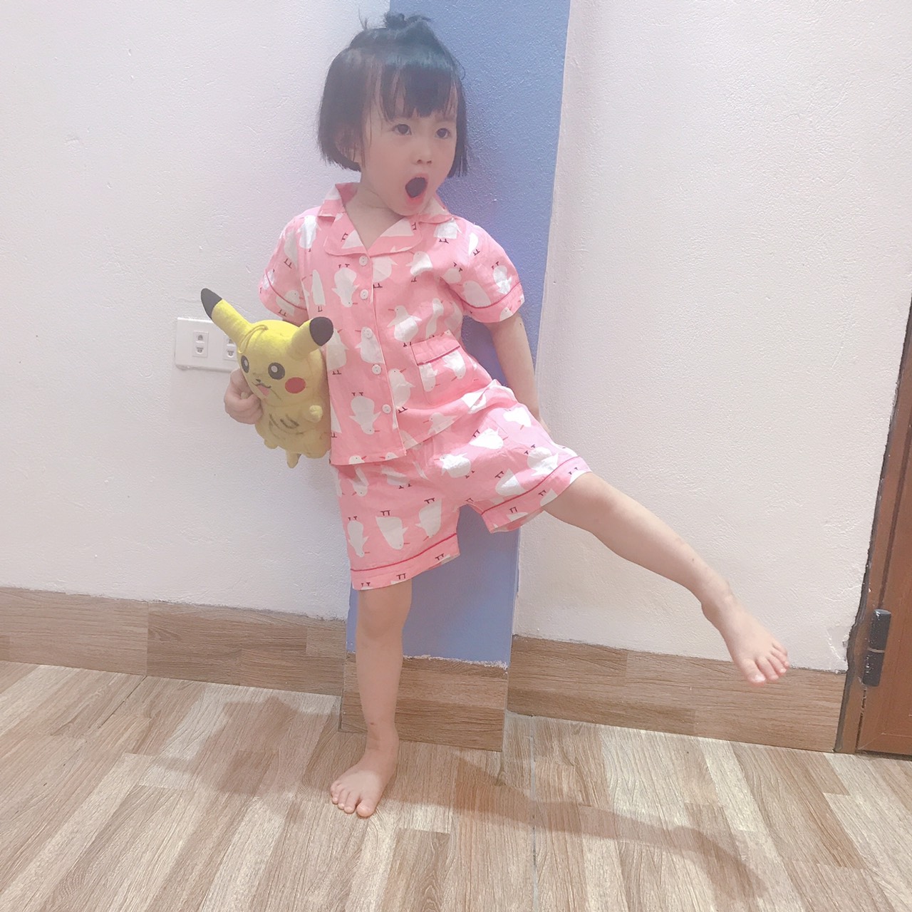 Bộ mặc nhà pyjama bé gái từ mùa hè 8 kg đến 22 kg chất liệu thô cotton thấm hút mồ hôi đường may cẩn thận họa tiết đáng yêu