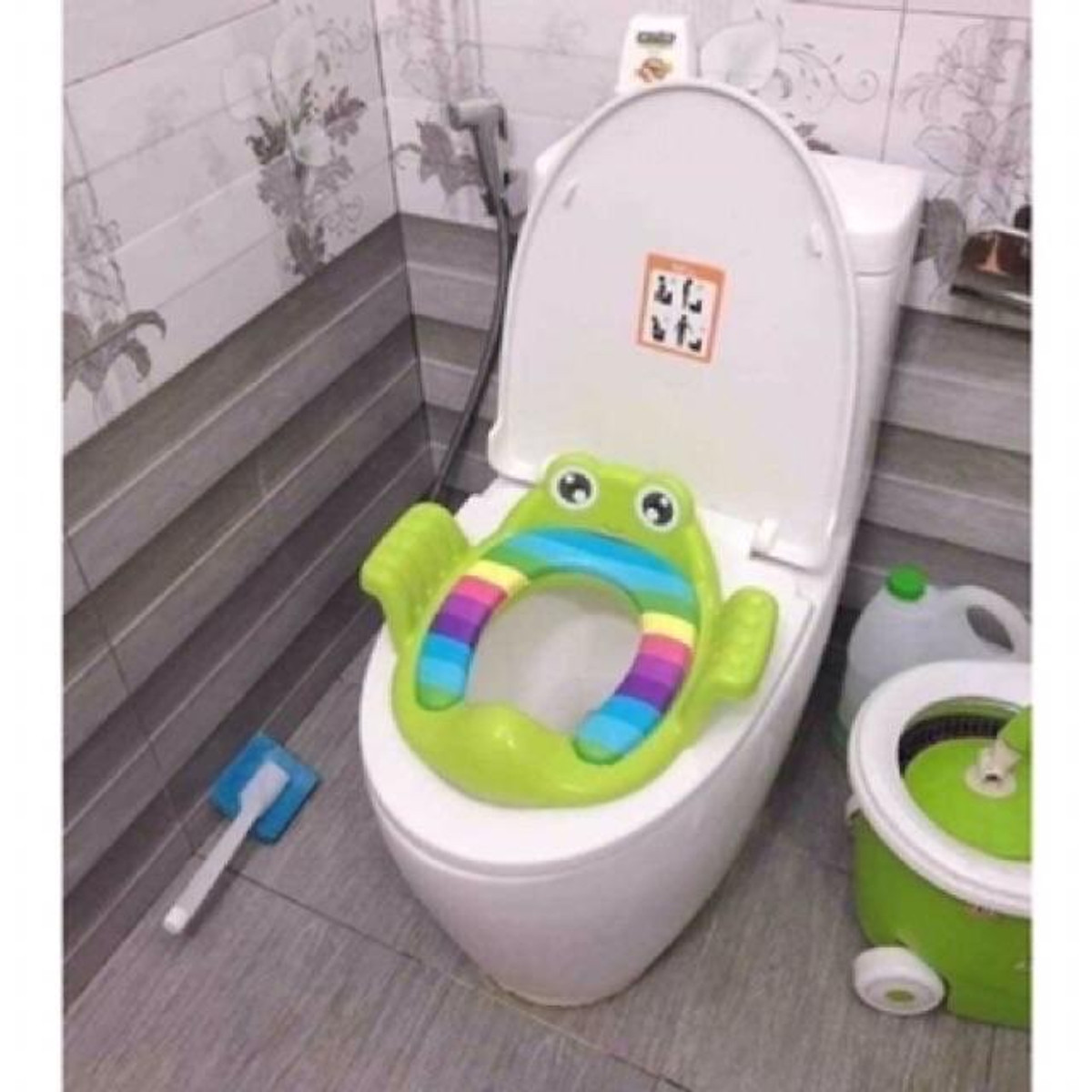 Bệ lót thu nhỏ bồn cầu hình ếch có tay vịn cho bé,bệ toilet,đệm lót bồn cầu vệ sinh cho bé