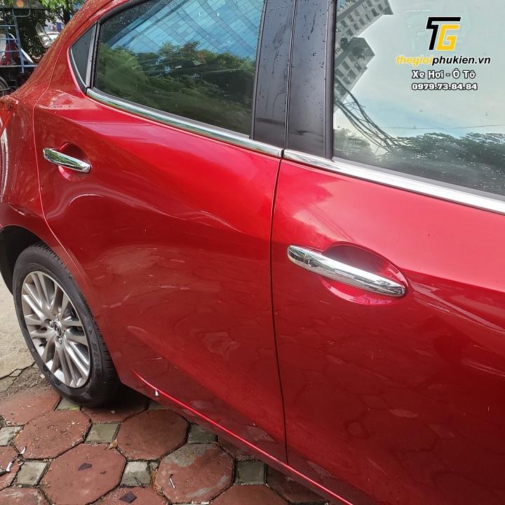 Combo bộ ốp tay nắm cửa mạ Crom và hõm cửa 3M xe Mazda 2 2021