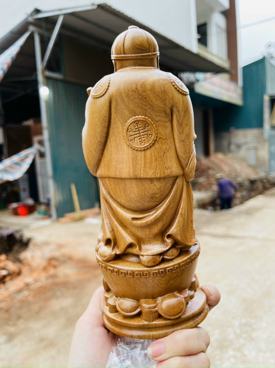 Tượng Cụ thương gia bằng gỗ bách xanh cao 20cm