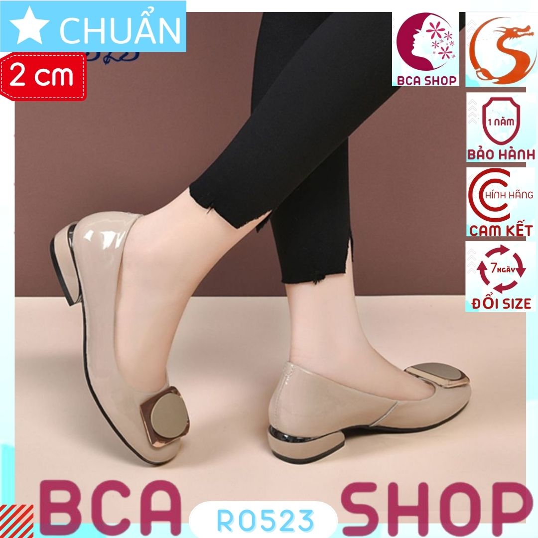 Giày công sở nữ 2p RO523 ROSATA tại BCASHOP mũi tròn có đính nơ vuông viền kim loại vàng sang trọng và thời trang - nude