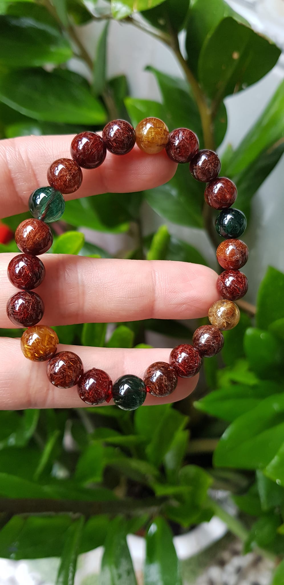 Vòng tay phong thủy đá thạch anh tóc tam tài vip 8li5 hay 8,5mm tuyệt phẩm tuyệt đẹp thiên nhiên ban tặng có tác dụng chiêu tài hút lộc vòng thạch anh tóc màu sắc sang trọng đẹp quyến rũ quyền lực ý nghĩa may mắn, tài lộc tiền tài và sức khỏe ạ