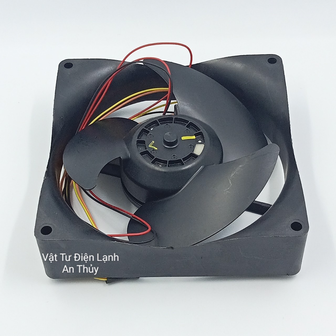 Quạt tủ lạnh cho TOSHIBA 12V 4 dây kích thước 11.2cm x 11.2cm