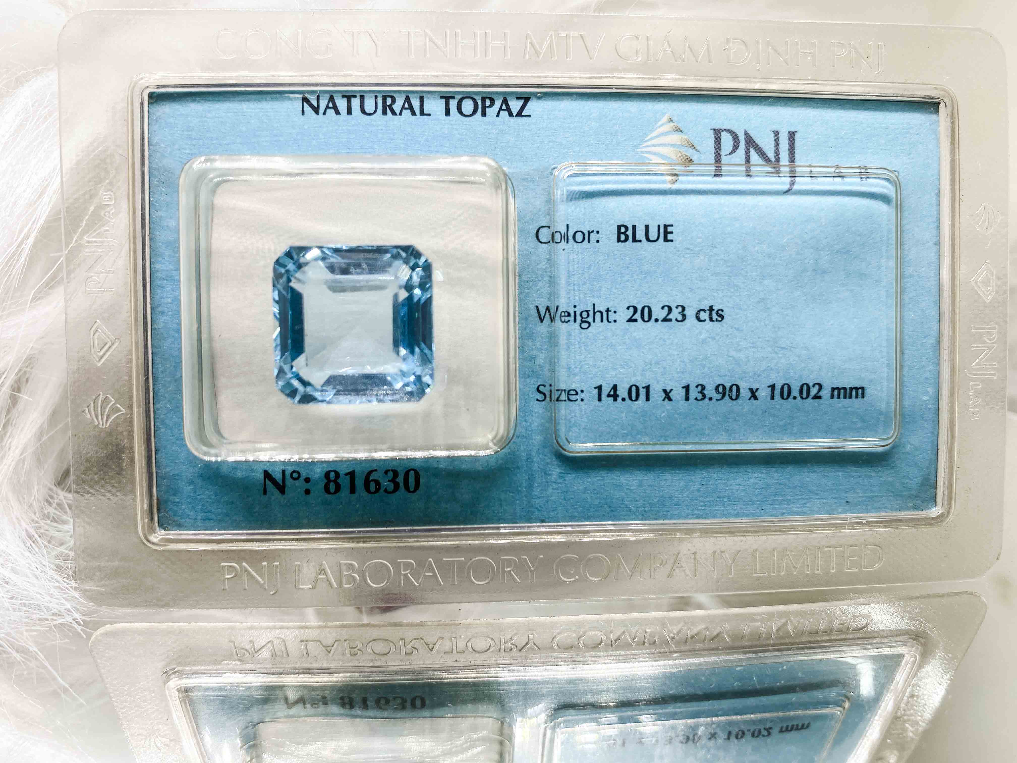 Viên Topaz vuông mài giác 20.23ct 81630