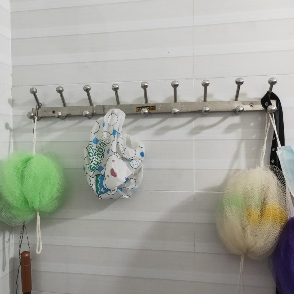 Thanh treo quần áo nhà tắm hoặc phòng ngủ Inox 9 móc dài 67 cm