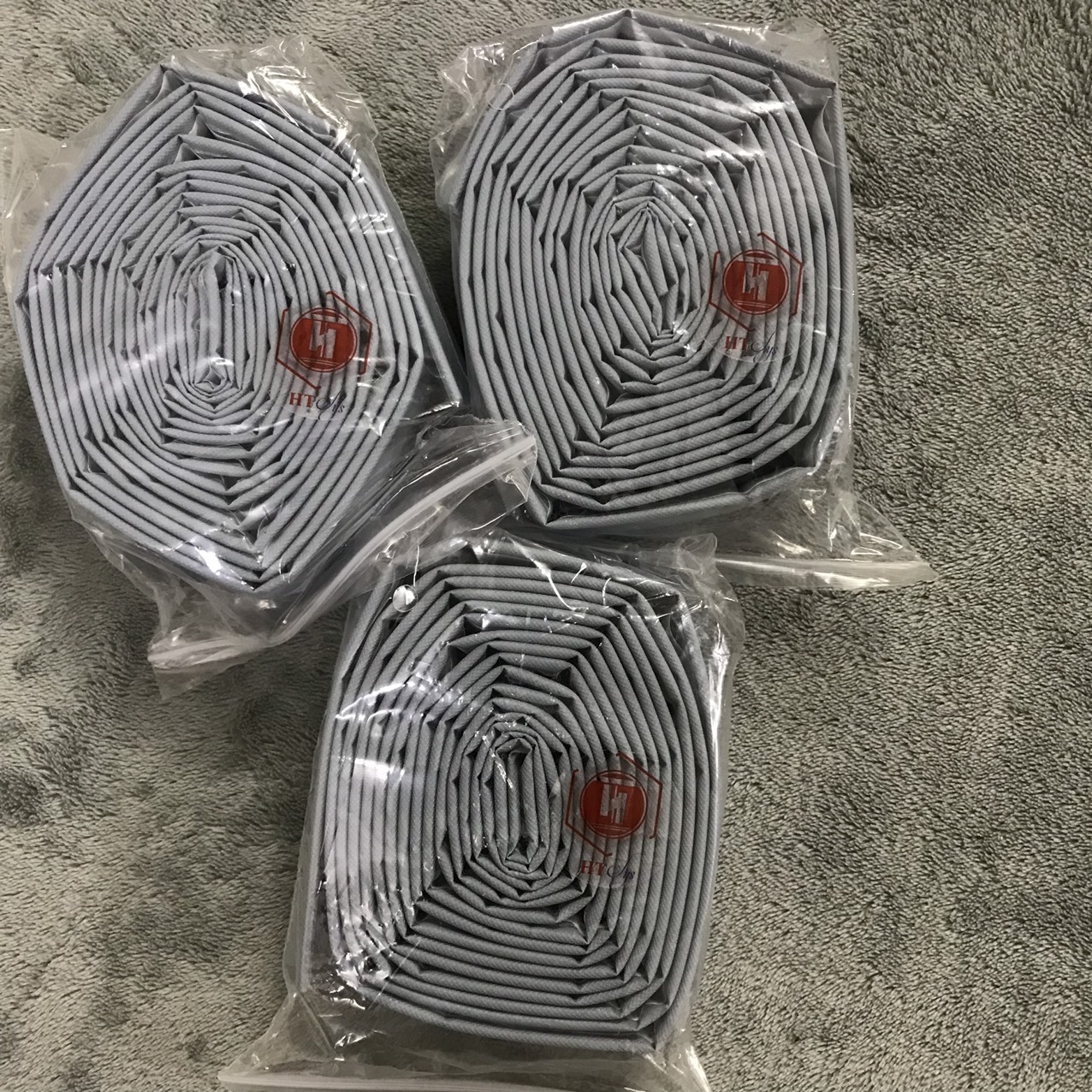 Ron Chặn Khe Cửa HT SYS - Vật Liệu PU Và PE Cải Tiến Chống Mài Mòn - Cuộn Ron Dán Che Khe Hở Cửa, Chân Cửa, Khung Cửa - Ngăn Gió Lùa, Cách Âm, Chống Bụi, Ngăn Côn Trùng, Chống Thoát Khí Điều Hòa, Chống Va Đập Cửa - Hàng Chính Hãng