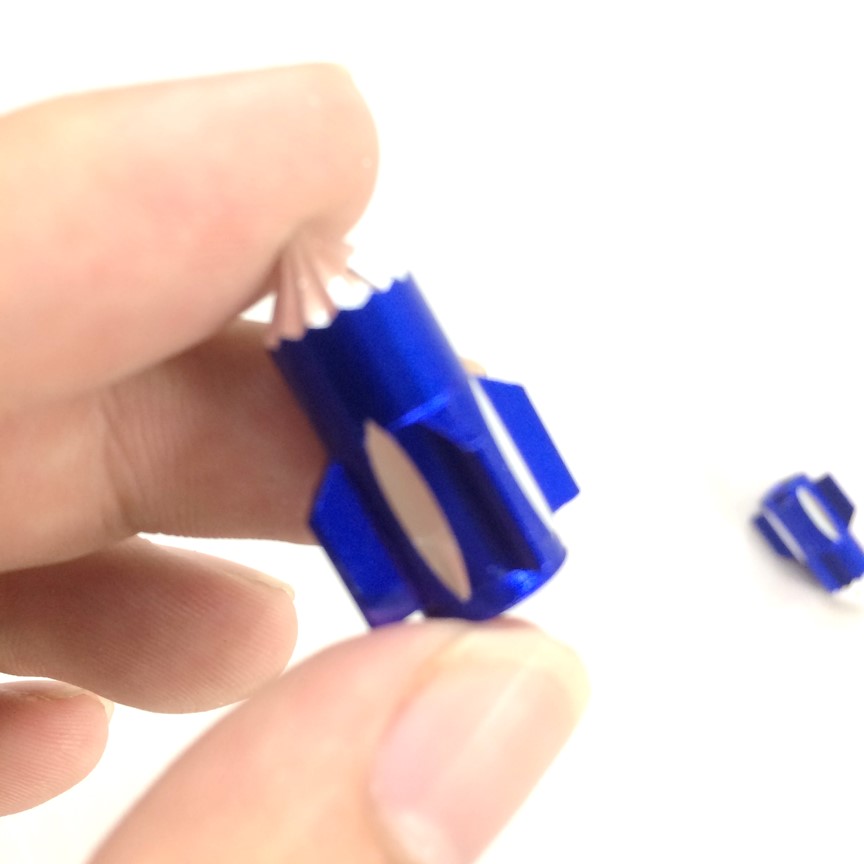 Van vòi xe kiểu dáng bút chì màu xanh dương