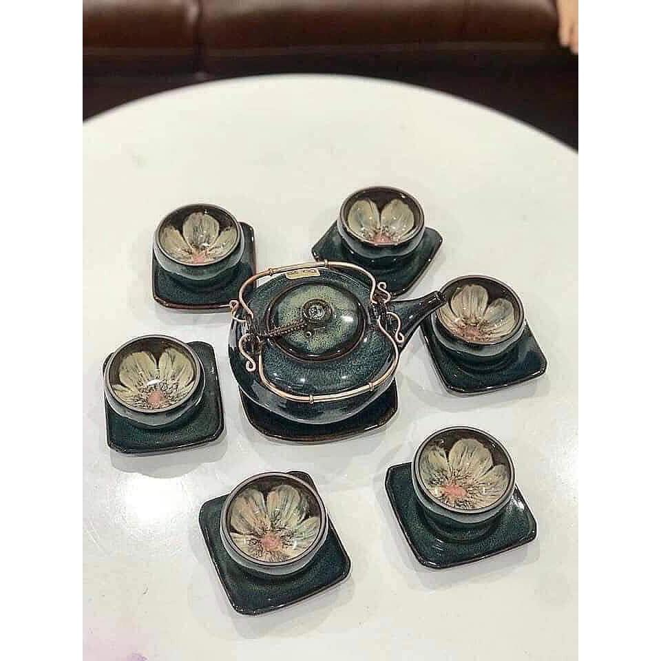 Bộ ấm chén hỏa biến hoa trong lòng chén