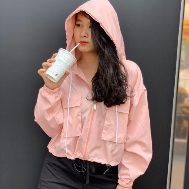 Áo khoác dù nữ có hai túi to