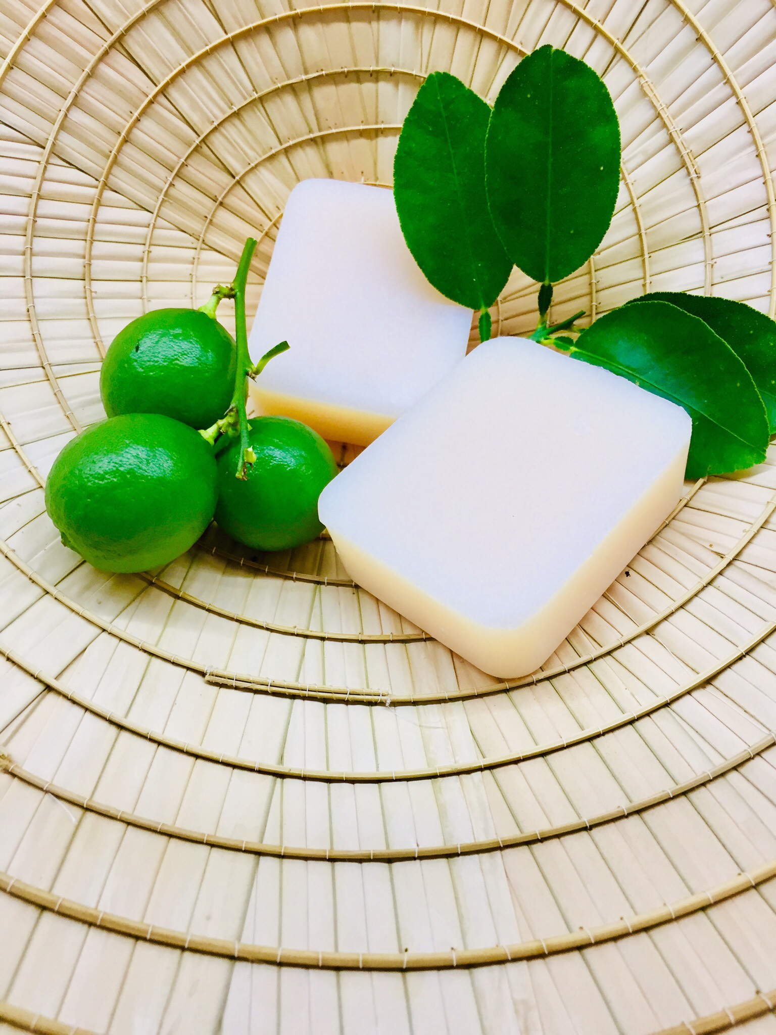 Xà bông tinh dầu Glycerin Leviter Soap Tinh Dầu Sả Chanh & Gừng Phương Pháp Cold Process Soap