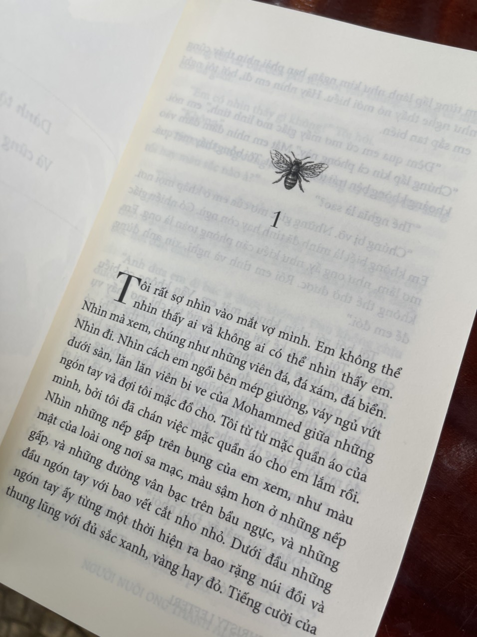 NGƯỜI NUÔI ONG THÀNH ALEPPO – Christy Lefteri – Nhất Diệp dịch – Huy Hoàng Book – NXB Văn Học