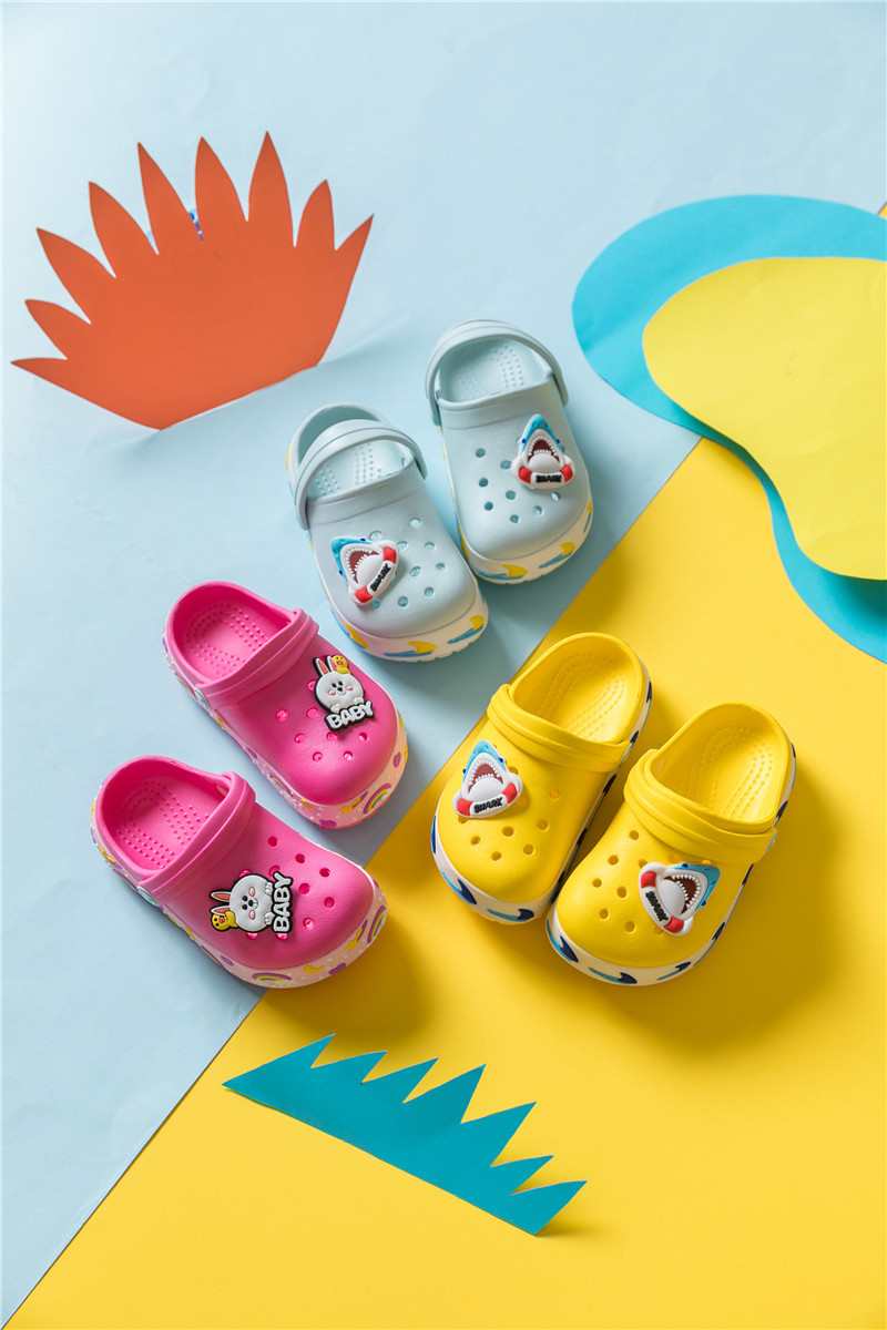 Dép Sục Cho Bé Trai Và Bé Gái - Tặng Kèm Sticker, Bền Đẹp - Siêu Êm Mềm - Chất Liệu Cao Cấp -