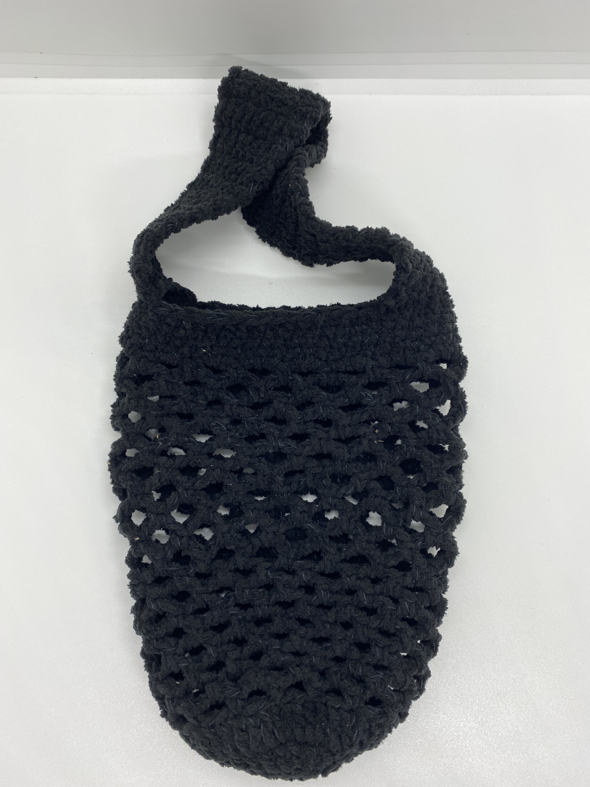 TÚI ĐỰNG LY GIỮ NHIỆT HANDMADE HOẠ TIẾT LƯỚI MÀU ĐEN