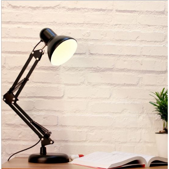 Đèn để bàn Black Cat bao gồm bóng LED chống lóa