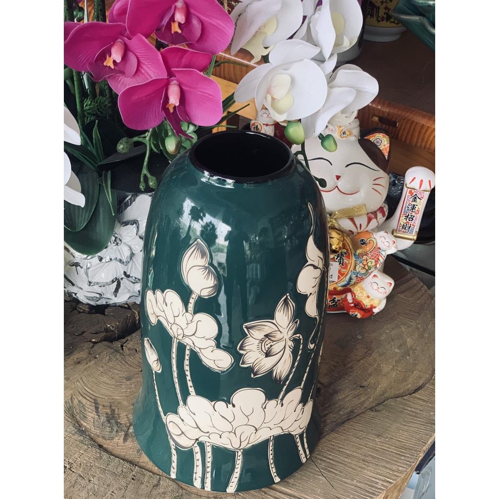 Bình hoa gốm sứ cao cấp.