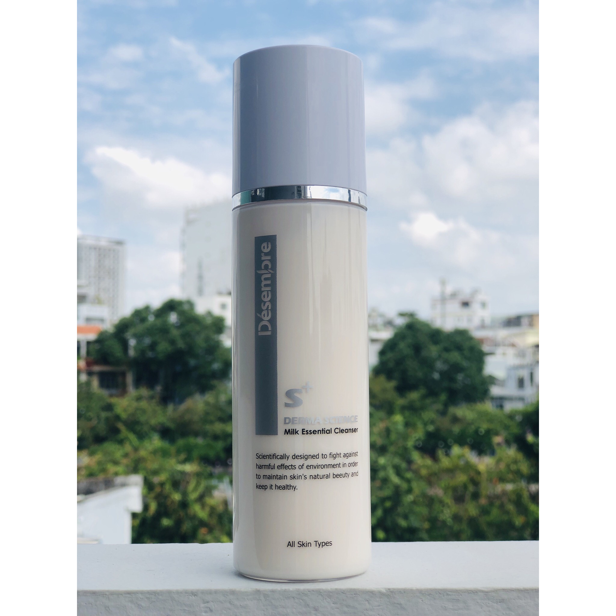 Sữa rửa mặt Desembre Derma Science Milk Essential Cleanser