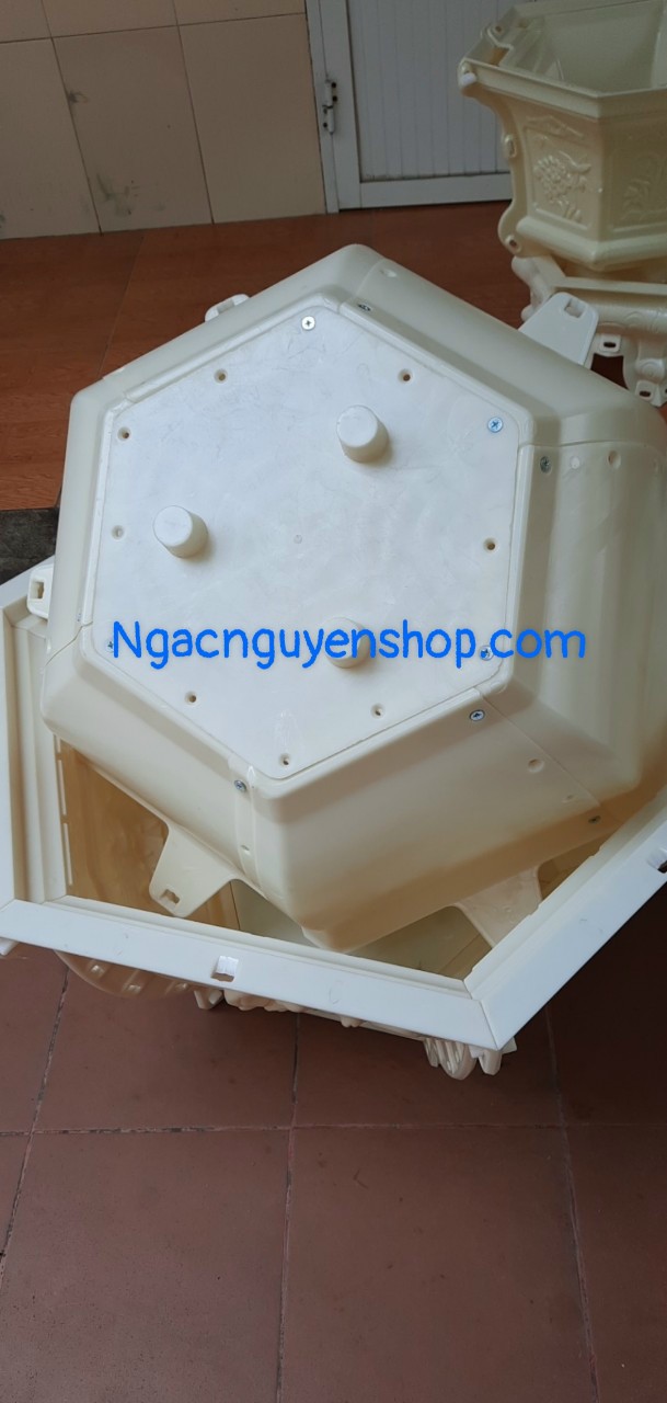 Khuôn đúc chậu cảnh lục giác rộng 75 cao 39 kèm chân cao 25