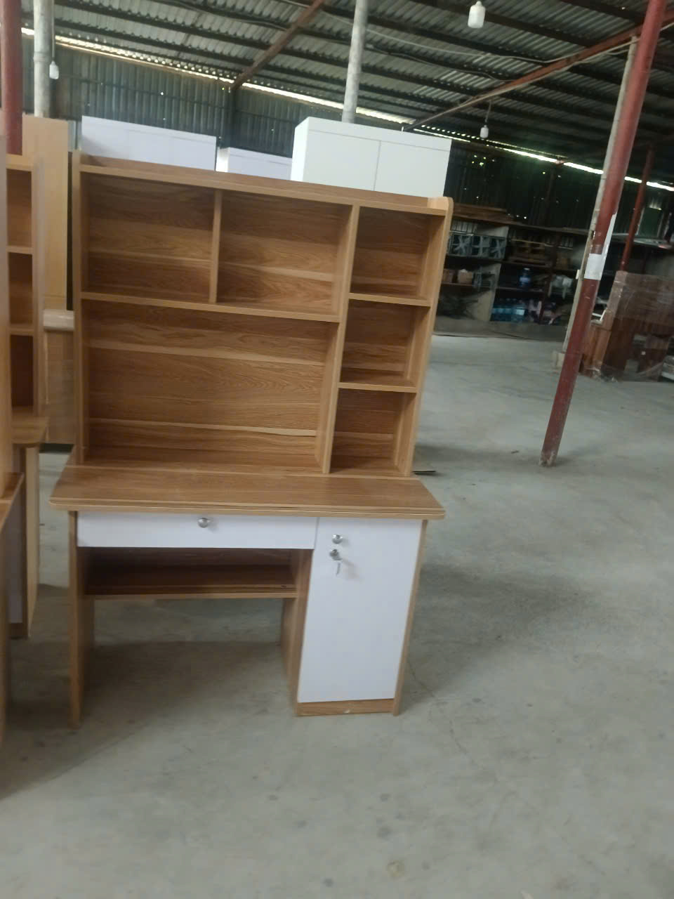 Bàn học sinh Juno Sofa kèm kệ 1 ngăn kéo KT 1m - 1m2