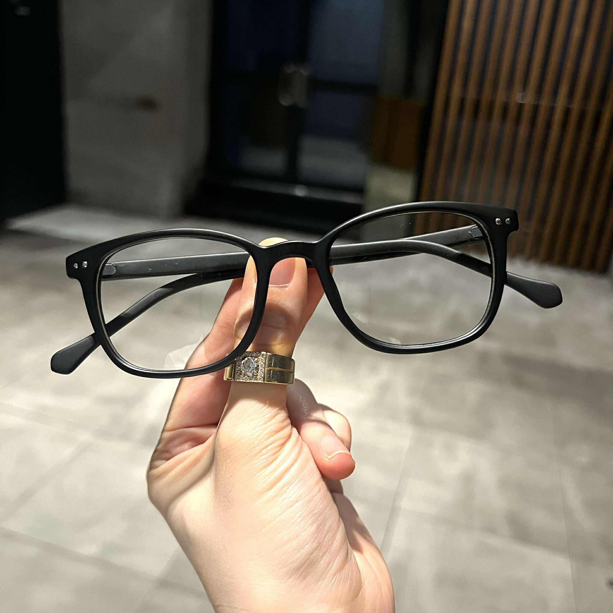 Kính Mắt vuông basic gọng nhựa lõi cốt cao cấp