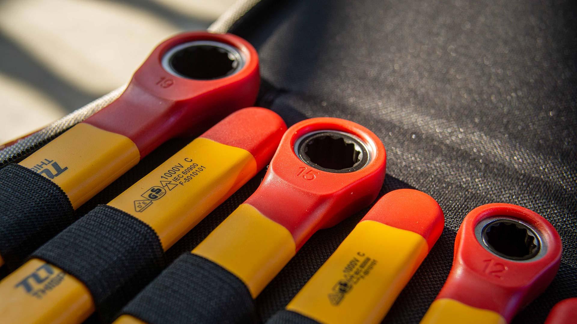 BỘ 6 CỜ LÊ XOAY CHIỀU CÁCH ĐIỆN TOTAL THKISPA0603 - HÀNG CHÍNH HÃNG