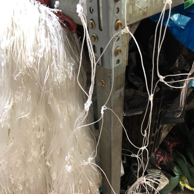 0,5 kg LƯỚI LÀM GIÀN khổ rộng 1,2 mét