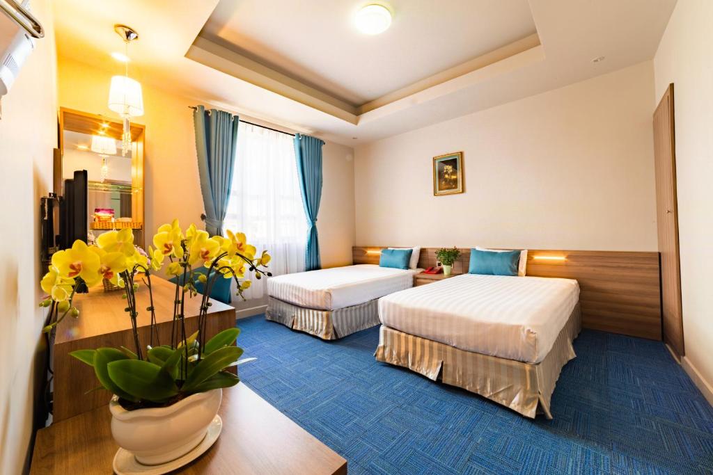 Combo 4N3D KS Rum Vang II Hotel Đà Lạt 3 Sao: VMB khứ hồi Hà Nội - Đà Lạt + Phòng Tiêu Chuẩn + Ăn sáng