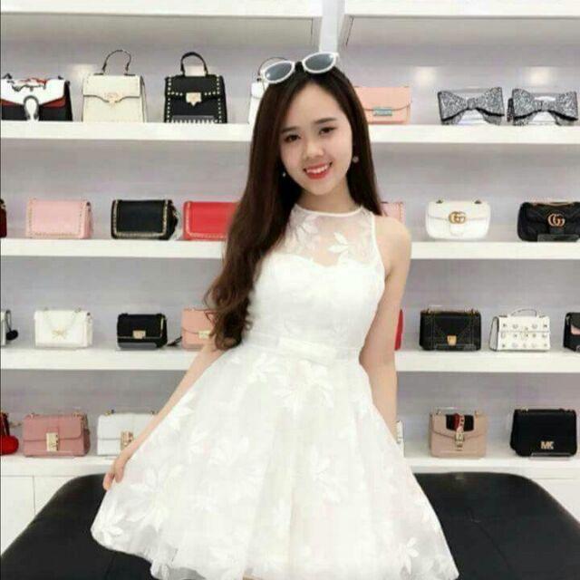 Đầm ren xòe 5 cánh