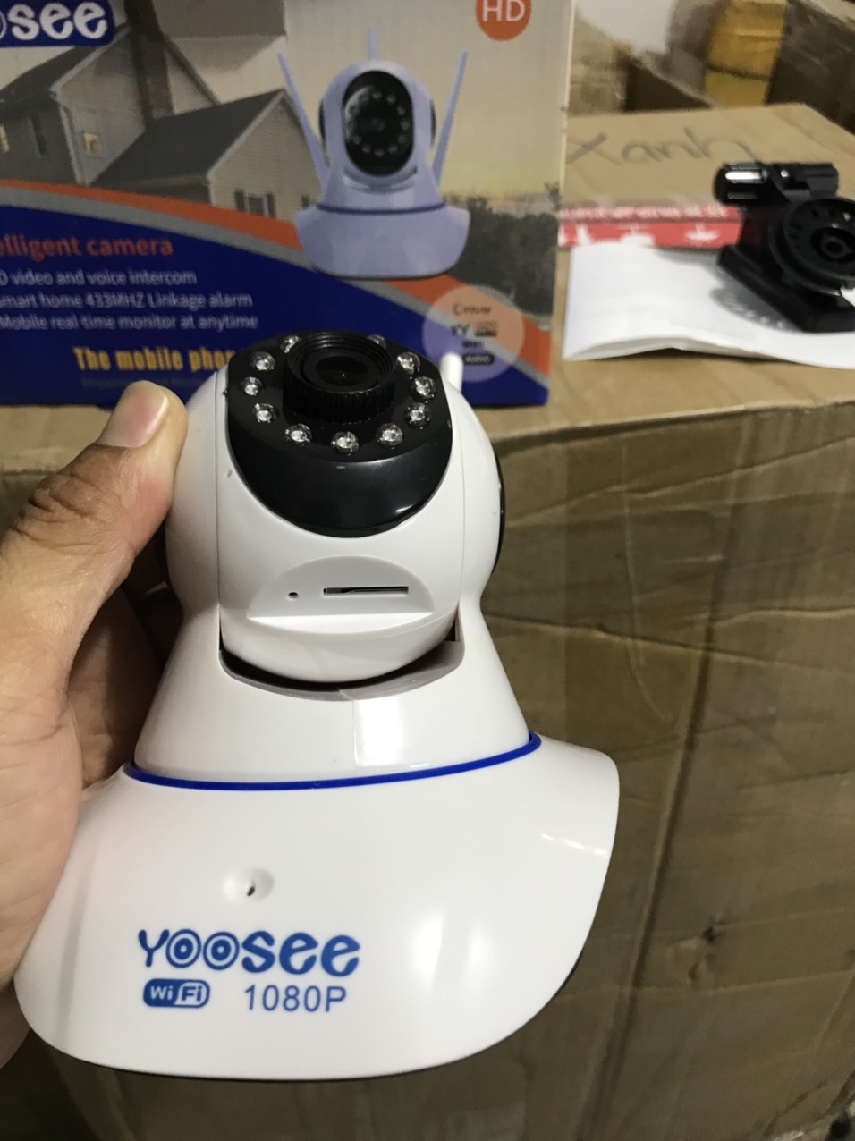 Camera wifi trong nhà Yoosee  Z02T 2.0 Full HD, 3 râu, xoay 360 độ , tương tác 2 chiều, hỗ trợ thẻ nhớ lên đến 128G, cảnh báo chuyển động – Hàng nhập khẩu