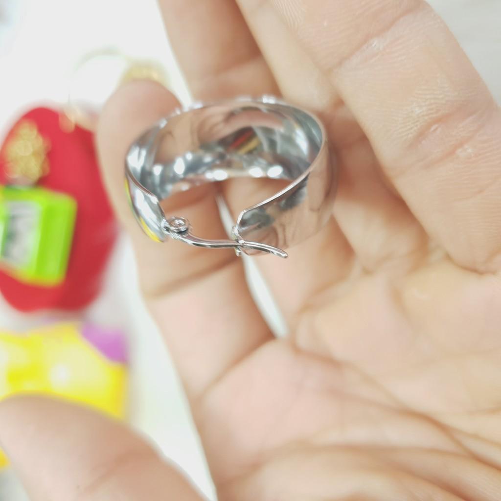 Khuyên Tai Tròn Bản Đơn Giản Titanium Cao Cấp- Dùng bền màu tắm rửa không đen