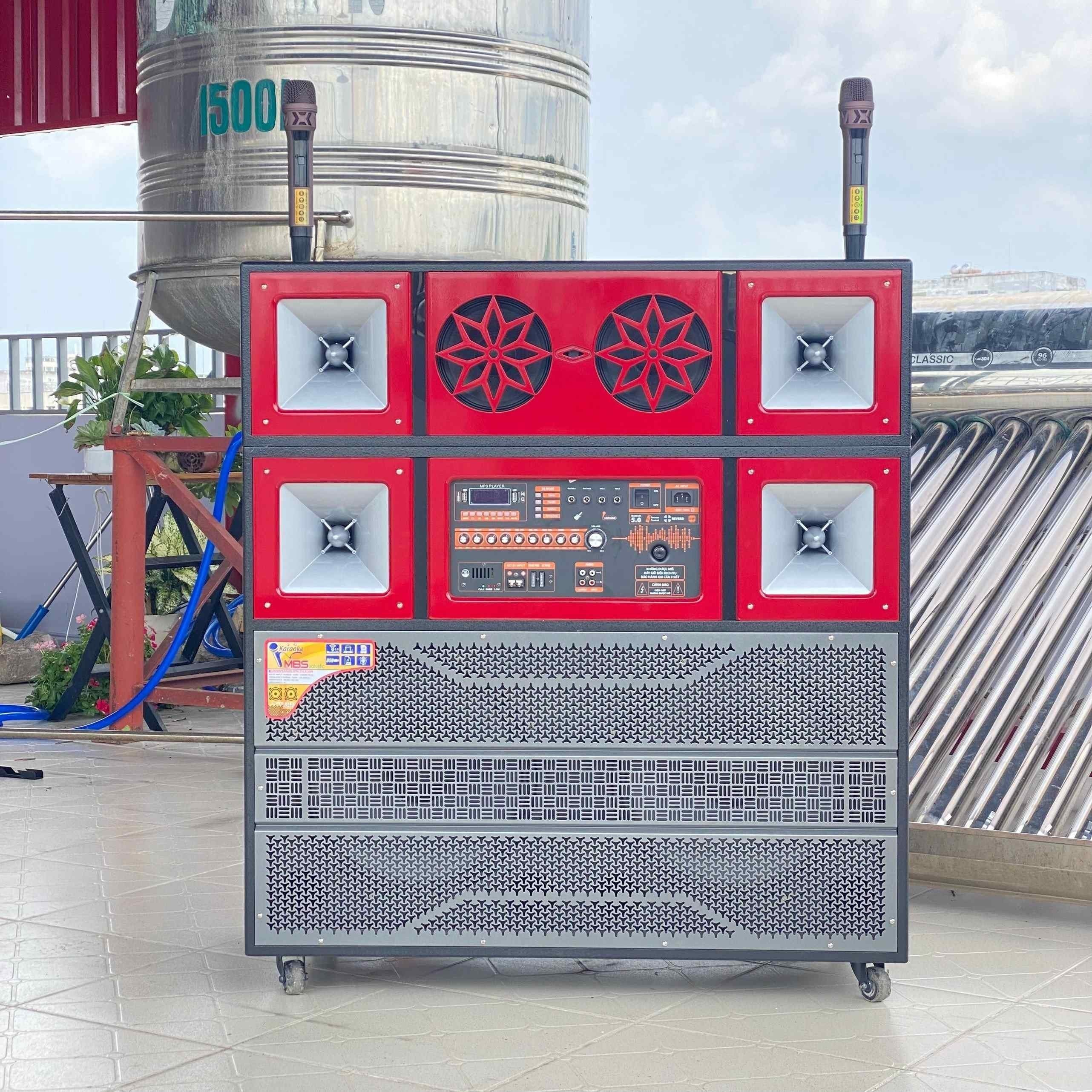 Loa Kéo MTMax BK81 – Loa Công Suất Lớn 4 Tấc Đôi, Kèm 2 Micro Cao Cấp, Thiết Kế Thùng Loa Gỗ Lớn, Vừa Giúp Cách Âm Tốt, Vừa Tạo Nên Phong Cách Sang Trọng Và Chuyên Nghiệp Cho Sản Phẩm