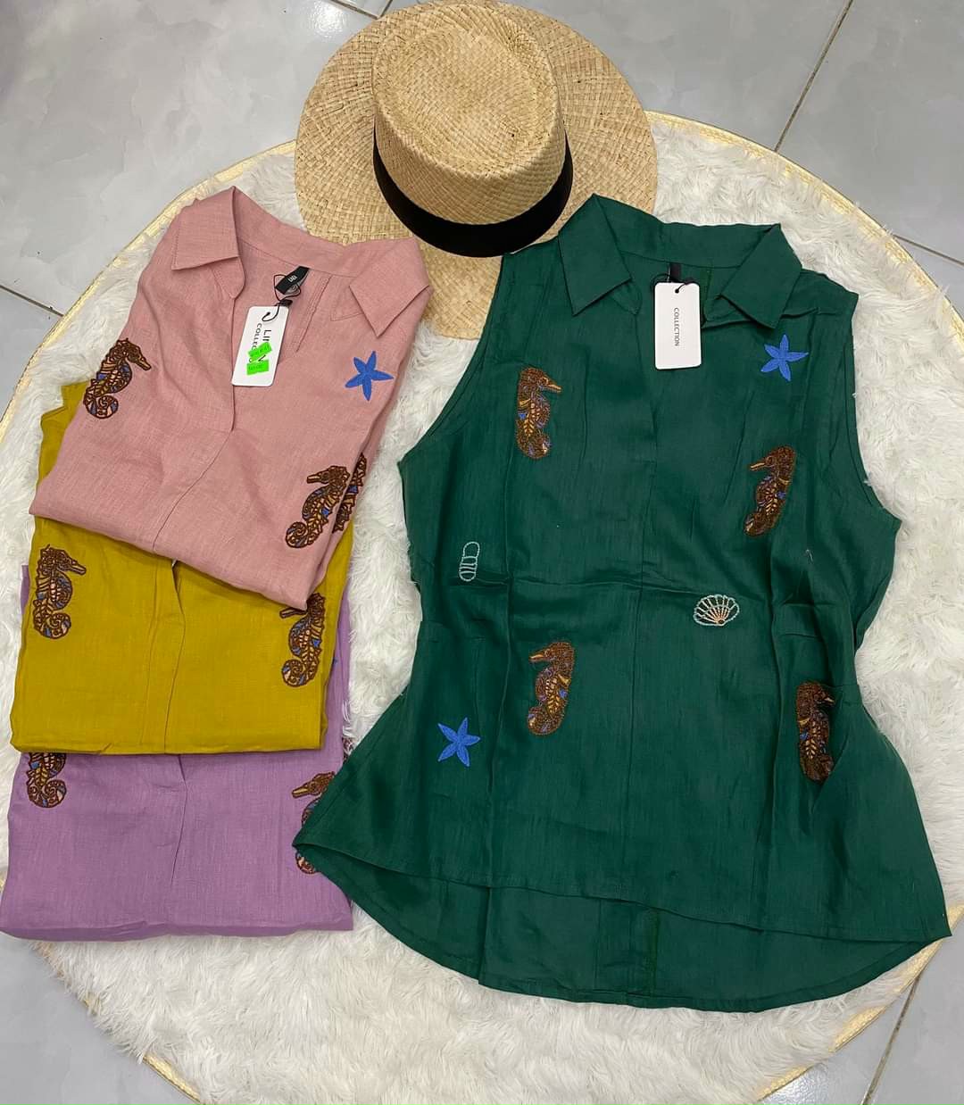 Áo linen thêu họa tiết xẻ lai