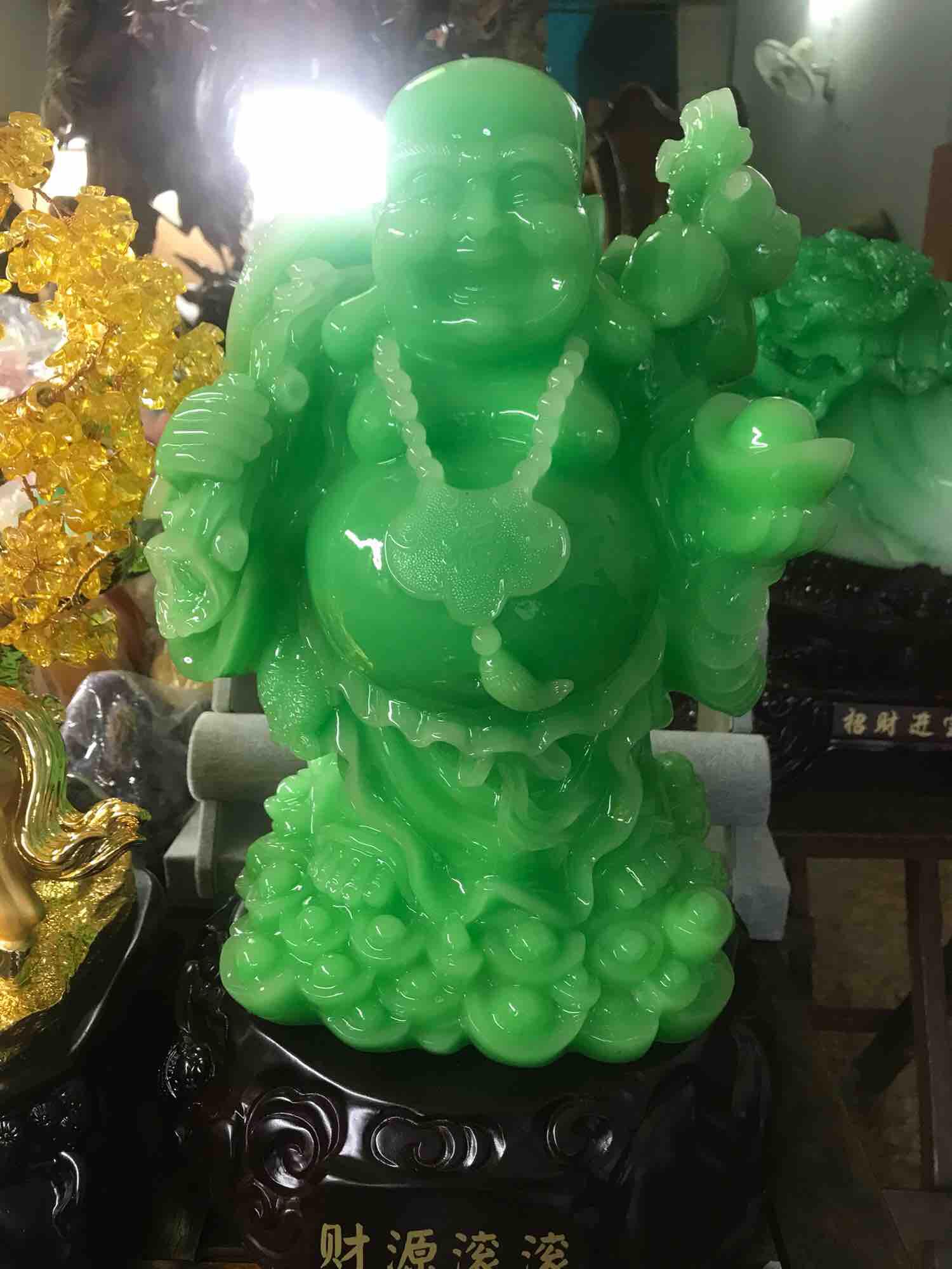 TƯỢNG PHẬT DI LẶC XANH NGỌC ĐỨNG NÚI TIỀN Cao 43cm đk 26cm gánh ĐÀO tay cầm THỎI VÀNG MỆNH MỘC HỎA