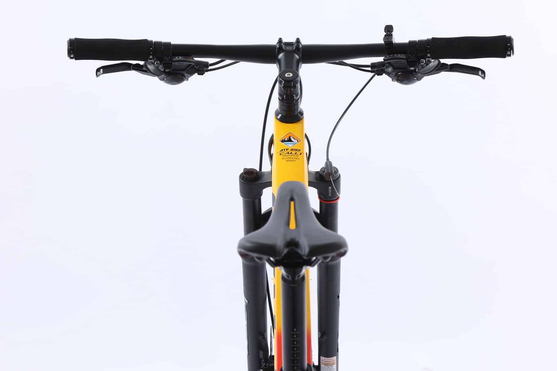 Xe đạp thể thao CALLI 7100 Khung carbon siêu nhẹ, phanh dầu thủy lực với 27 tốc độ