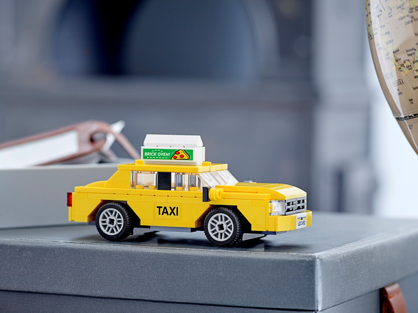 LEGO - 40468 - Taxi Màu Vàng 9