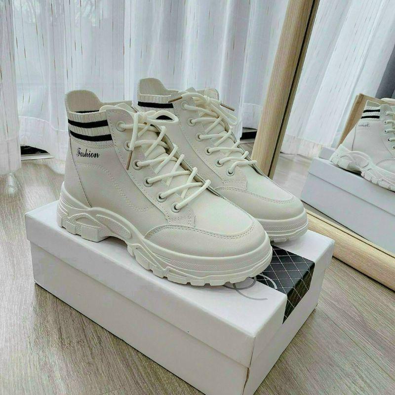 giày sneaker