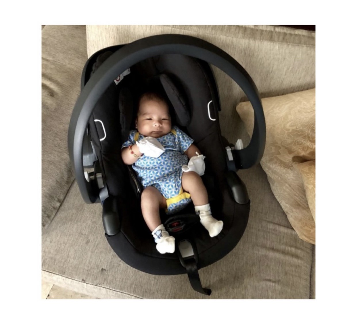 Ghế ngồi ô tô Babyzen Car Seat có thể mix với xe đẩy Babyzen YOYO2