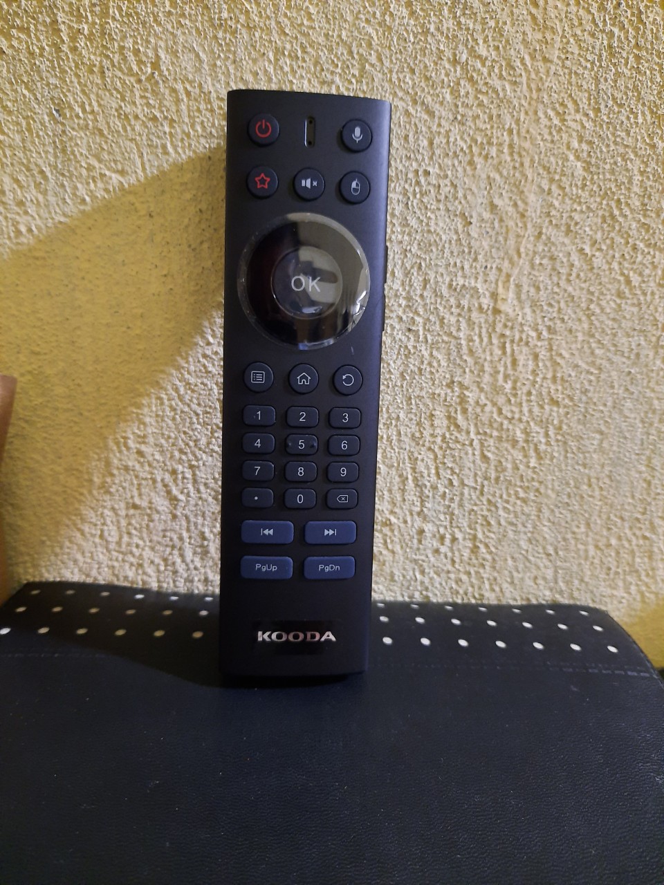 Remote Điều khiển tivi Kooda giọng nói kiêm chuột bay- Hàng mới theo TV mới 100% Tặng kèm Pin