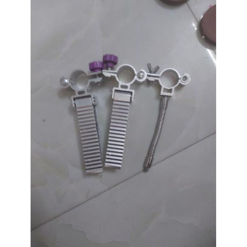 Bass ghế câu địa hình chân ghế và đèn