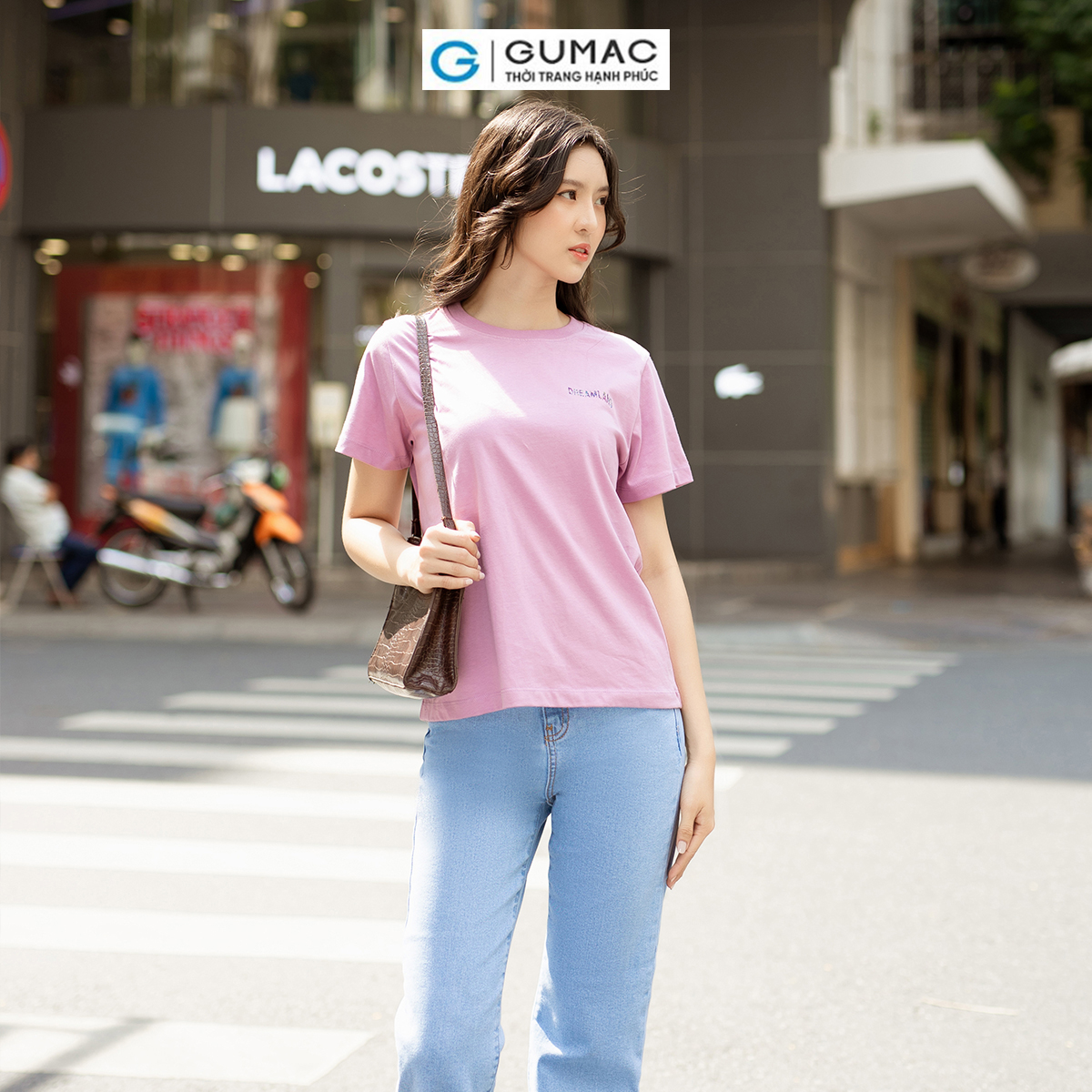 Áo thun nữ cổ tròn nhiều màu in chữ trẻ trung năng động thời trang GUMAC ATD06081