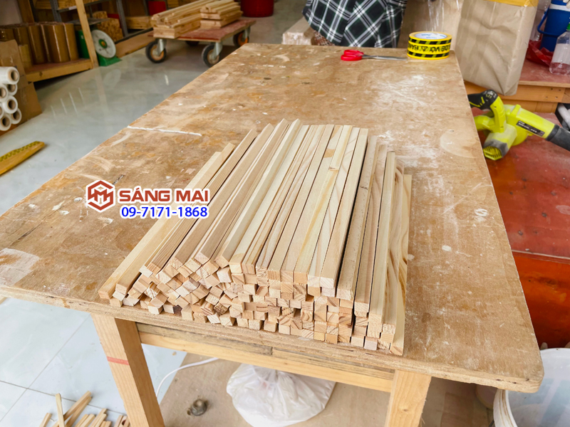 Thanh gỗ thông vuông 1cm x 1cm x dài 30cm + bào láng 4 mặt