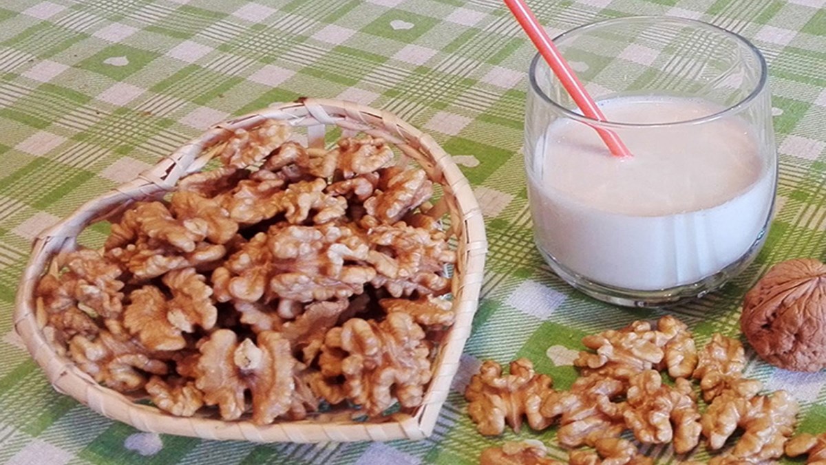 Nhân quả óc chó vàng Mỹ (Shelled Walnuts)