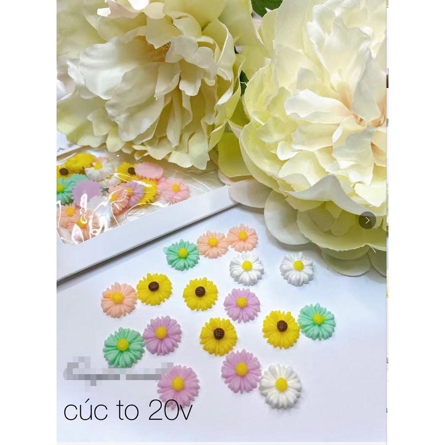 charm hoa cúc trang trí nail