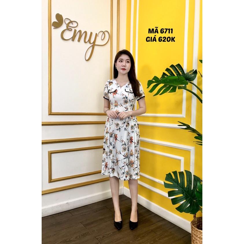 Đầm EMY EM6711 Xoè Midi Nền Trắng HT Không TúI